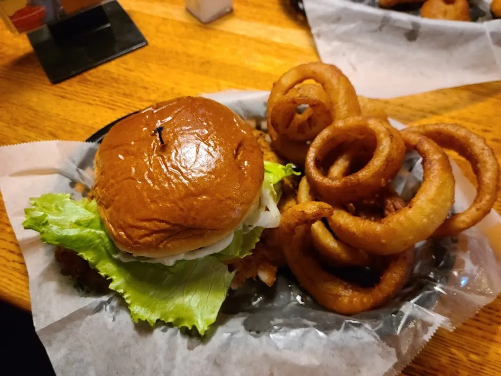 Hamburger and Onion Ring Basket